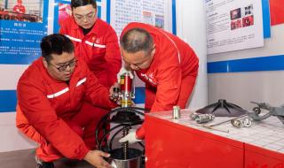 师傅日徒弟的场景 师傅日徒弟的场景